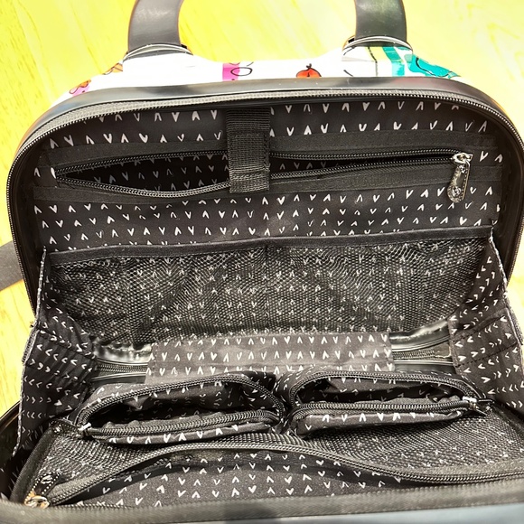 Brighton Jetsetter Travel Case w/cosmetic bag - Picture 11 of 12